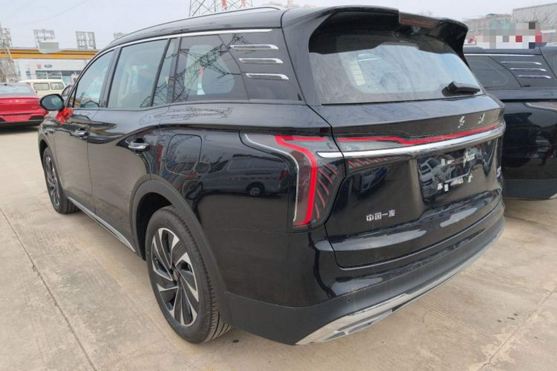 Used Hongqi HS7 PHEV 2025 Model 2.0T PHEV Two-Wheel Drive Qi Xiang Edition 6-Seater Exterior 2