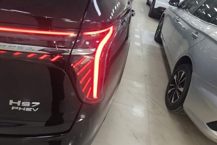 Used Hongqi HS7 PHEV 2025 Model 2.0T PHEV Two-Wheel Drive Qi Xiang Edition 6-Seater Exterior 3