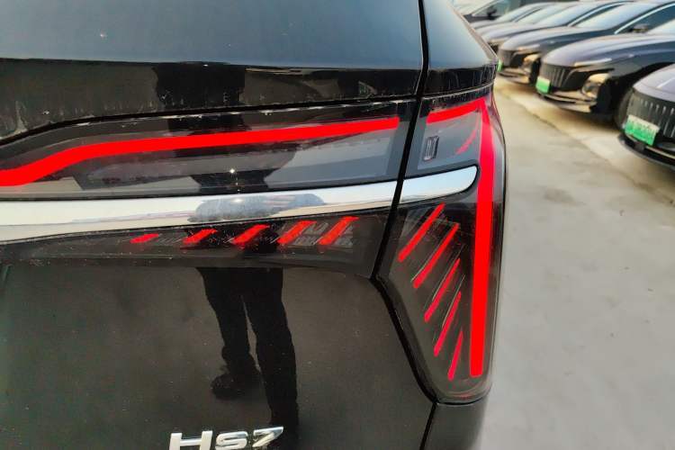 Used Hongqi HS7 PHEV 2025 Model 2.0T PHEV Four-Wheel Drive 2 Million Units Commemorative Edition 6-Seater Exterior 3