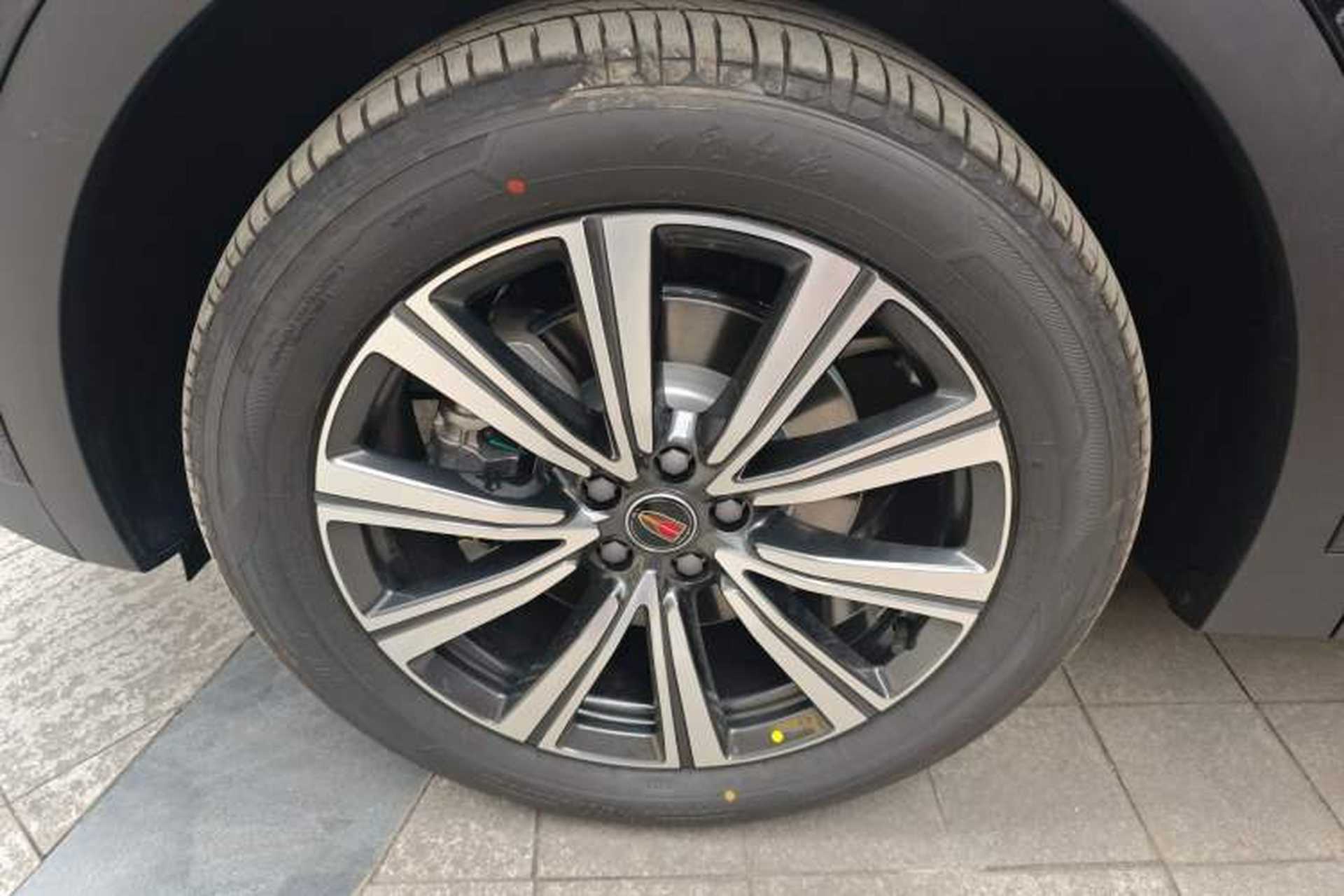 Used Hongqi HS7 PHEV 2025 Model 2.0T PHEV Four-Wheel Drive 2 Million Units Commemorative Edition 6-Seater Exterior 7
