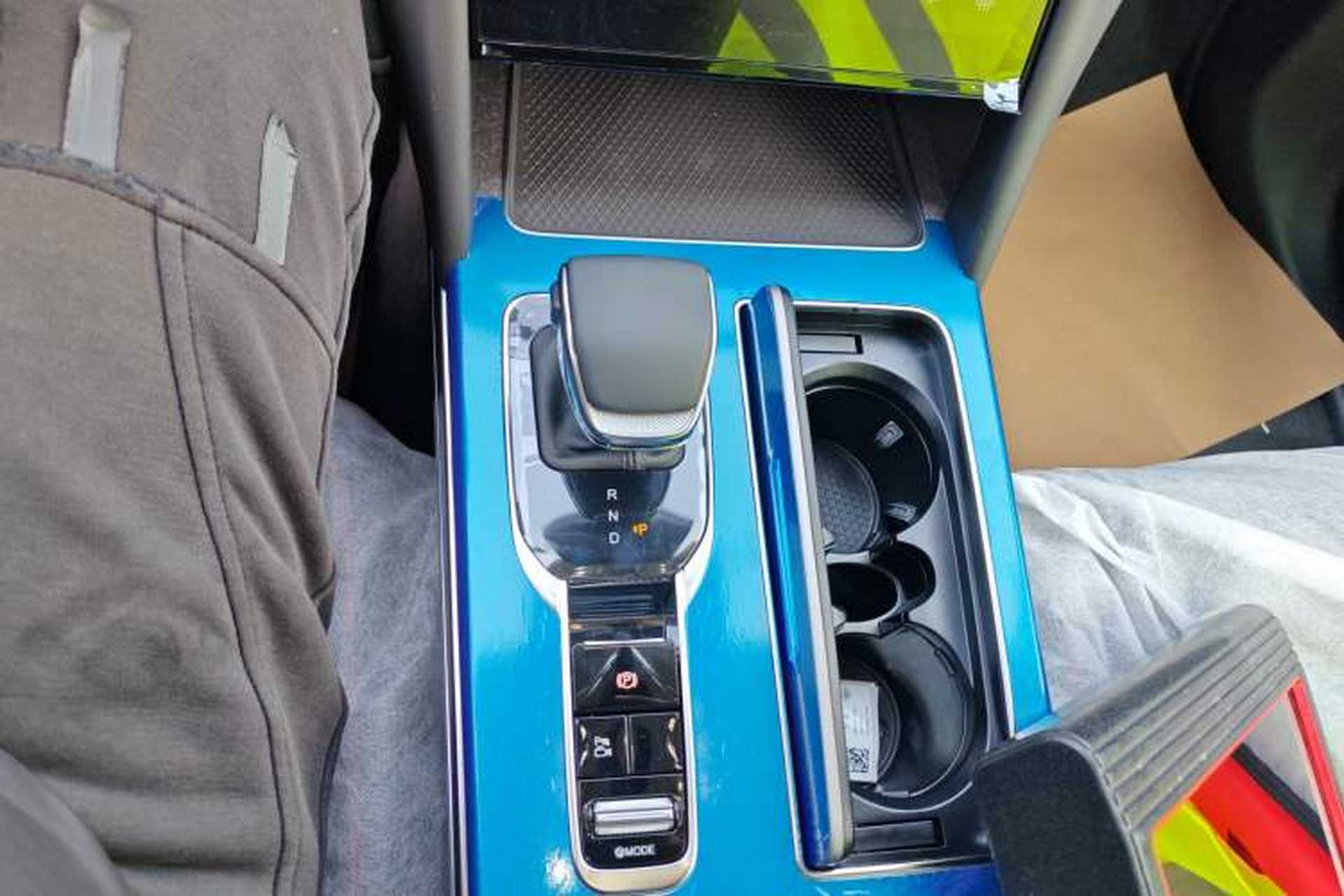 Used Hongqi HS7 PHEV 2025 Model 2.0T PHEV Two-Wheel Drive Qi Xiang Edition 6-Seater Gear Lever