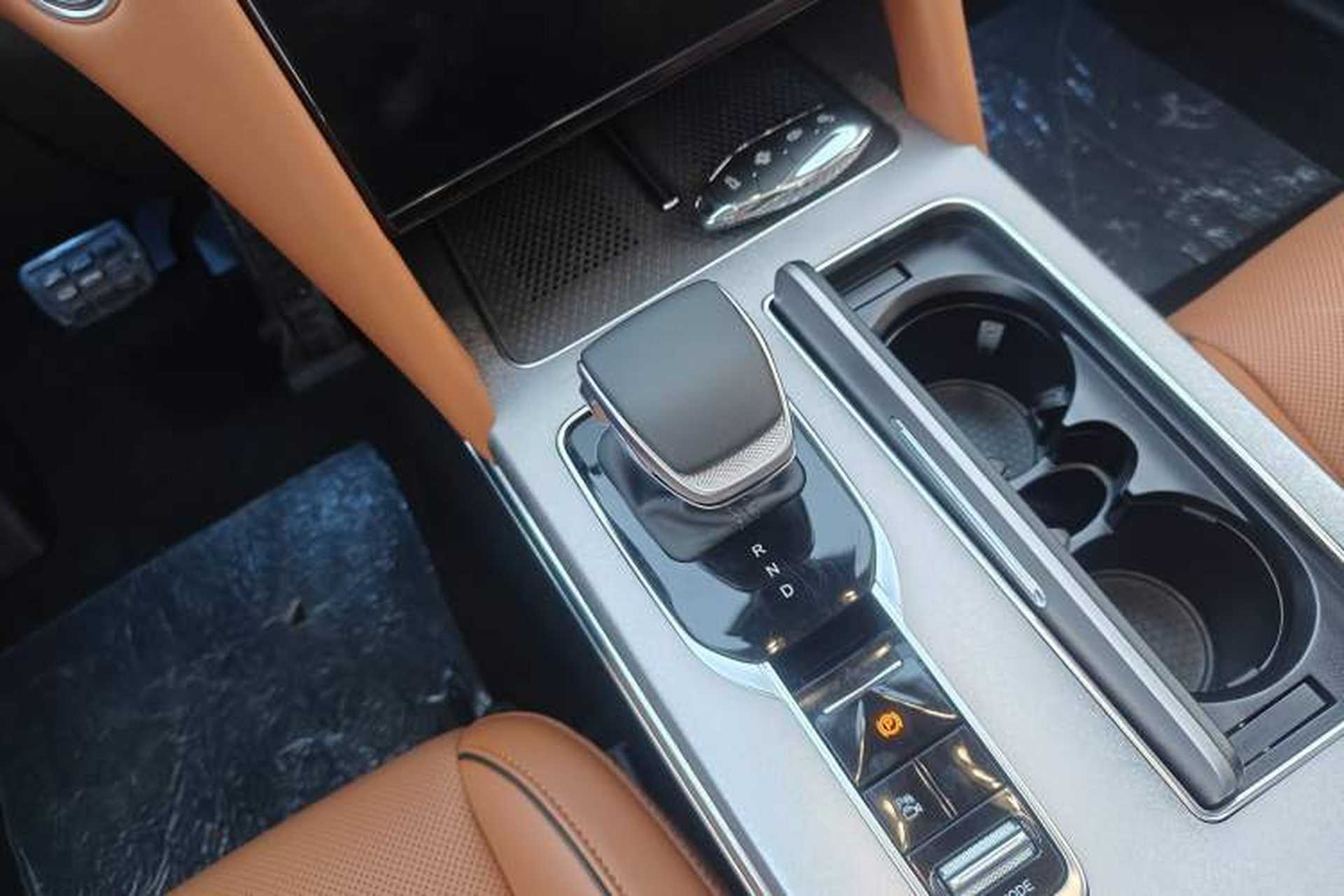 Used Hongqi HS7 PHEV 2025 Model 2.0T PHEV Four-Wheel Drive 2 Million Units Commemorative Edition 6-Seater Gear Lever