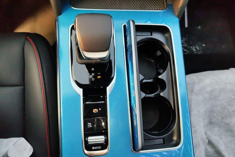 Used Hongqi HS7 PHEV 2025 Model 2.0T PHEV Four-Wheel Drive 2 Million Units Commemorative Edition 6-Seater Gear Lever