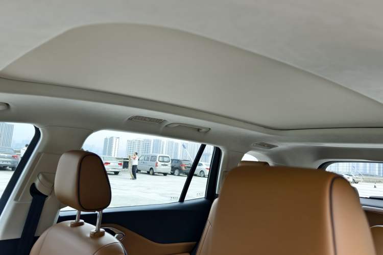 Used Hongqi HS7 PHEV 2025 Model 2.0T PHEV Four-Wheel Drive 2 Million Units Commemorative Edition 6-Seater Headliner
