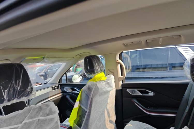 Used Hongqi HS7 PHEV 2025 Model 2.0T PHEV Two-Wheel Drive Qi Xiang Edition 6-Seater Headliner
