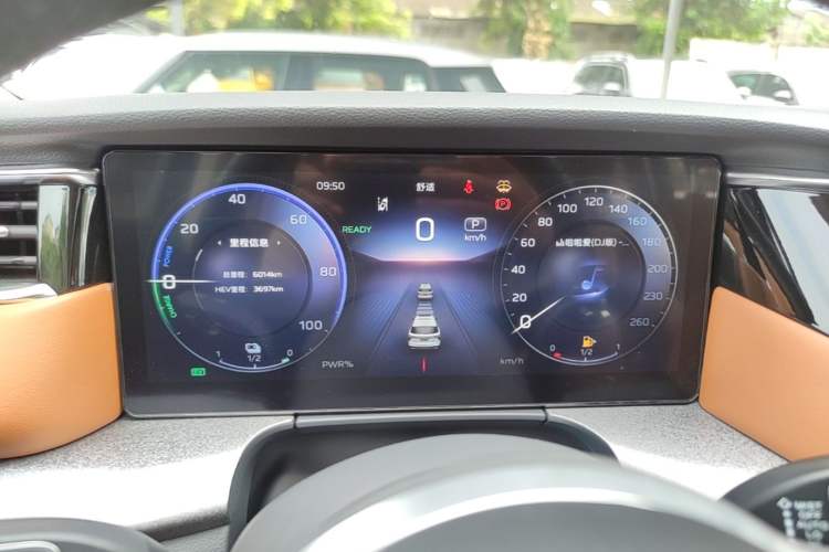 Used Hongqi HS7 PHEV 2025 Model 2.0T PHEV Four-Wheel Drive 2 Million Units Commemorative Edition 6-Seater Instrument Cluster