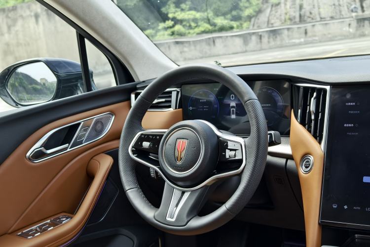 Used Hongqi HS7 PHEV 2025 Model 2.0T PHEV Four-Wheel Drive 2 Million Units Commemorative Edition 6-Seater Interior 2