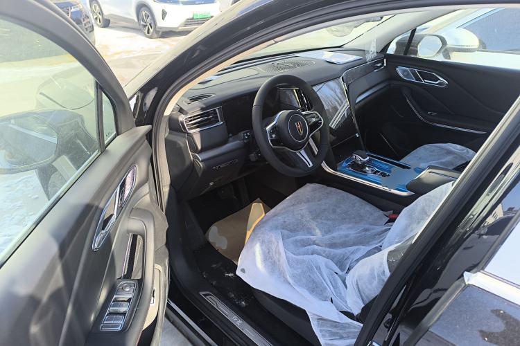 Used Hongqi HS7 PHEV 2025 Model 2.0T PHEV Four-Wheel Drive 2 Million Units Commemorative Edition 6-Seater Interior 3