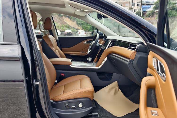 Used Hongqi HS7 PHEV 2025 Model 2.0T PHEV Four-Wheel Drive 2 Million Units Commemorative Edition 6-Seater Interior 3