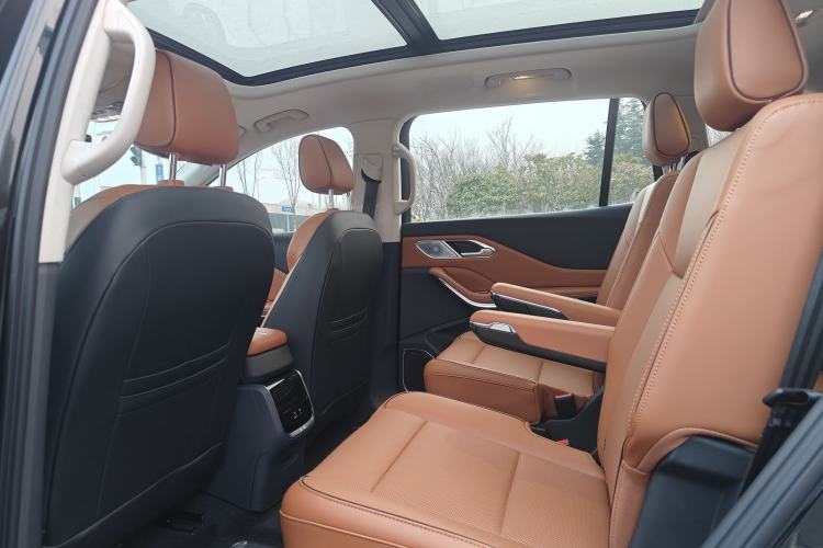 Used Hongqi HS7 PHEV 2025 Model 2.0T PHEV Four-Wheel Drive 2 Million Units Commemorative Edition 6-Seater Interior 4