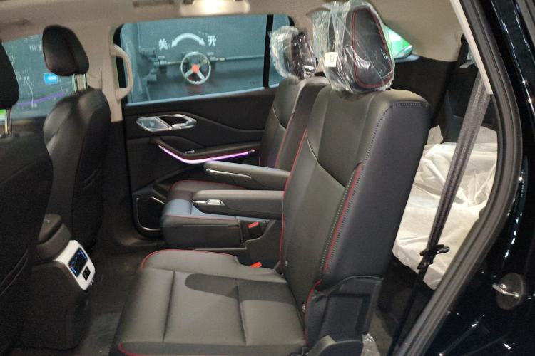 Used Hongqi HS7 PHEV 2025 Model 2.0T PHEV Two-Wheel Drive Qi Xiang Edition 6-Seater Interior 4
