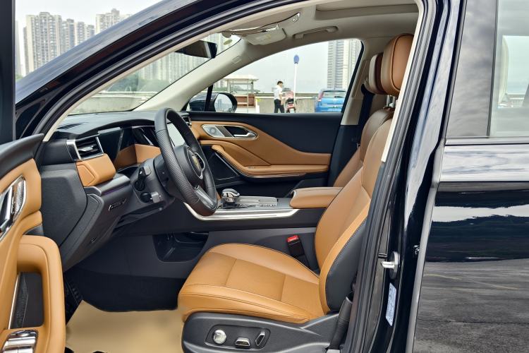 Used Hongqi HS7 PHEV 2025 Model 2.0T PHEV Four-Wheel Drive 2 Million Units Commemorative Edition 6-Seater Interior 5