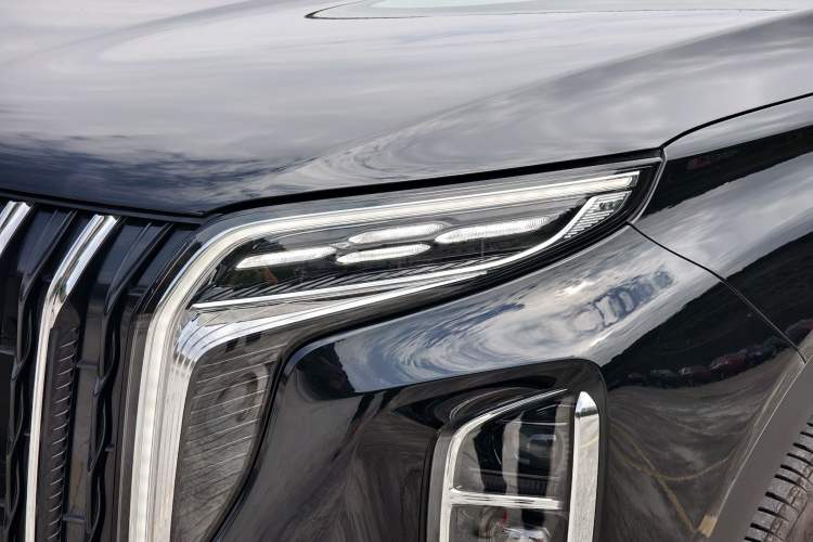 Used Hongqi HS7 PHEV 2025 Model 2.0T PHEV Four-Wheel Drive 2 Million Units Commemorative Edition 6-Seater Left Front Headlight