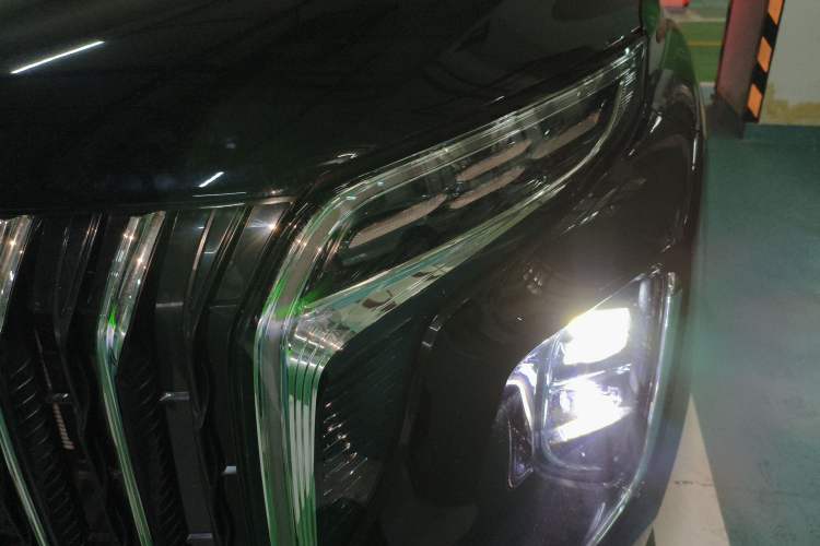Used Hongqi HS7 PHEV 2025 Model 2.0T PHEV Two-Wheel Drive Qi Xiang Edition 6-Seater Left Front Headlight