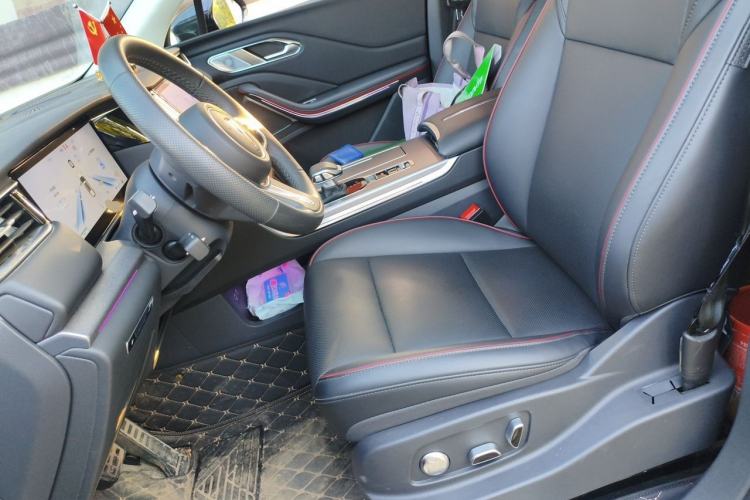 Used Hongqi HS7 PHEV 2025 Model 2.0T PHEV Four-Wheel Drive 2 Millionth Anniversary Edition—7 Seats Left Front Seat