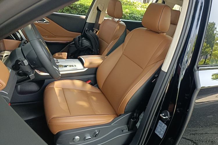 Used Hongqi HS7 PHEV 2025 Model 2.0T PHEV Four-Wheel Drive 2 Million Units Commemorative Edition 6-Seater Left Front Seat