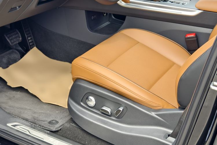 Used Hongqi HS7 PHEV 2025 Model 2.0T PHEV Four-Wheel Drive 2 Million Units Commemorative Edition 6-Seater Left Front Seat