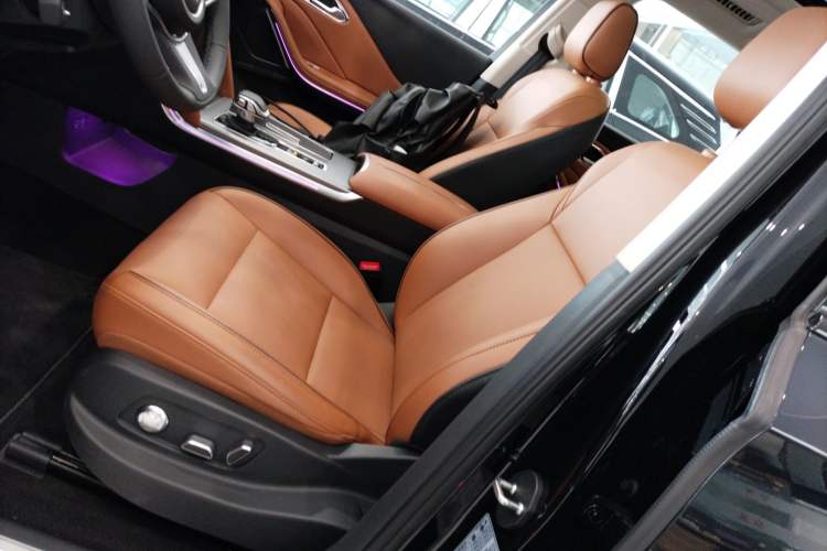 Used Hongqi HS7 PHEV 2025 Model 2.0T PHEV Four-Wheel Drive 2 Million Units Commemorative Edition 6-Seater Left Front Seat