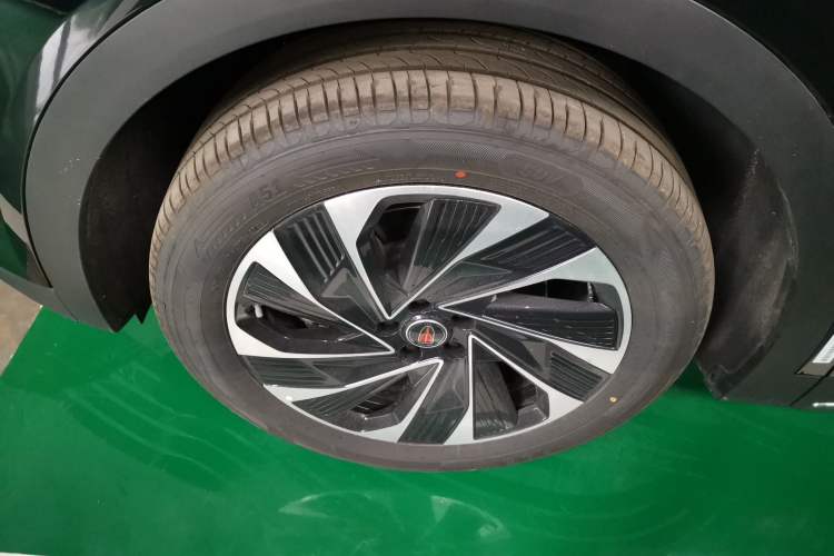 Used Hongqi HS7 PHEV 2025 Model 2.0T PHEV Two-Wheel Drive Qi Xiang Edition 6-Seater Left Front Wheel Hub