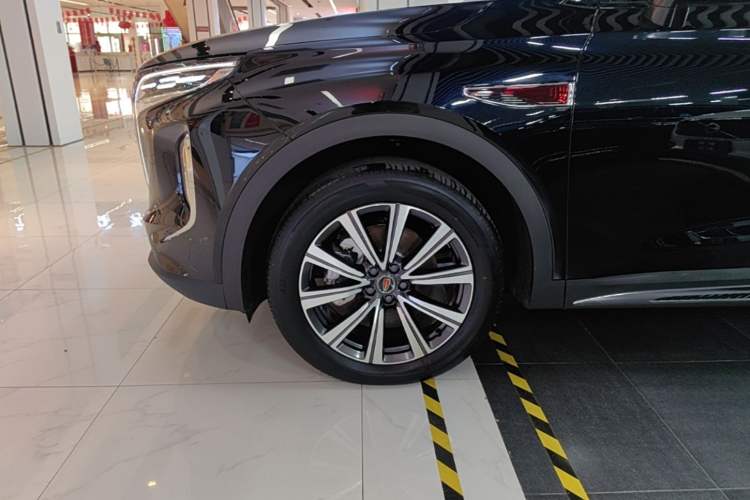 Used Hongqi HS7 PHEV 2025 Model 2.0T PHEV Four-Wheel Drive 2 Million Units Commemorative Edition 6-Seater Left Front Wheel Hub