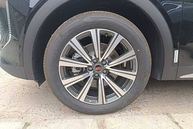 Used Hongqi HS7 PHEV 2025 Model 2.0T PHEV Four-Wheel Drive 2 Million Units Commemorative Edition 6-Seater Left Front Wheel Hub