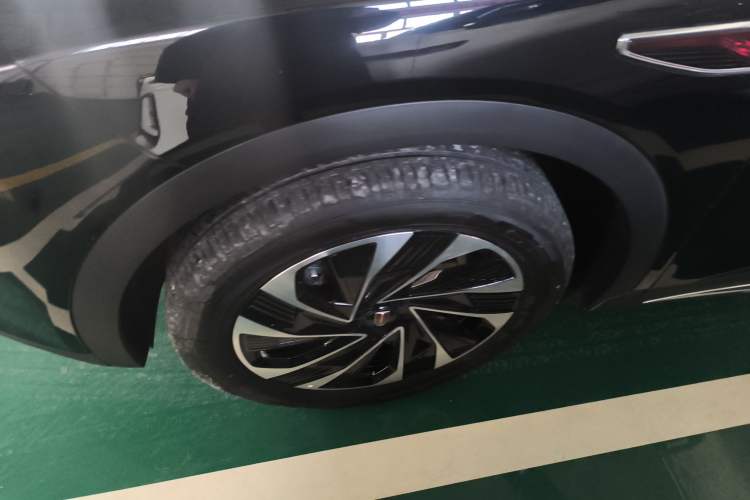 Used Hongqi HS7 PHEV 2025 Model 2.0T PHEV Two-Wheel Drive Qi Xiang Edition 6-Seater Left Front Wheel Hub