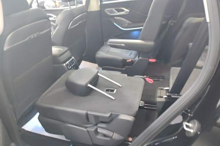 Used Hongqi HS7 PHEV 2025 Model 2.0T PHEV Two-Wheel Drive Qi Xiang Edition 6-Seater Left Rear Seat