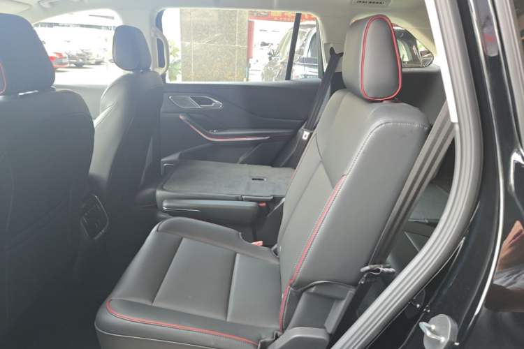 Used Hongqi HS7 PHEV 2025 Model 2.0T PHEV Four-Wheel Drive 2 Million Units Commemorative Edition 6-Seater Left Rear Seat