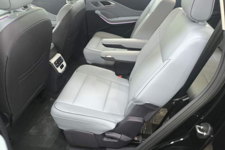 Used Hongqi HS7 PHEV 2025 Model 2.0T PHEV Two-Wheel Drive Qi Xiang Edition 6-Seater Left Rear Seat
