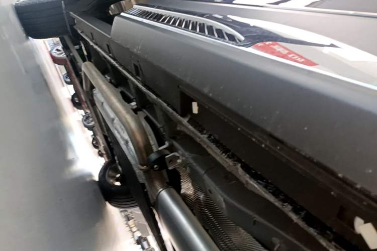 Used Hongqi HS7 PHEV 2025 Model 2.0T PHEV Four-Wheel Drive 2 Million Units Commemorative Edition 6-Seater Left Side Sill