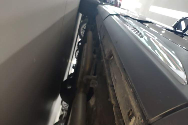 Used Hongqi HS7 PHEV 2025 Model 2.0T PHEV Two-Wheel Drive Qi Xiang Edition 6-Seater Left Side Sill