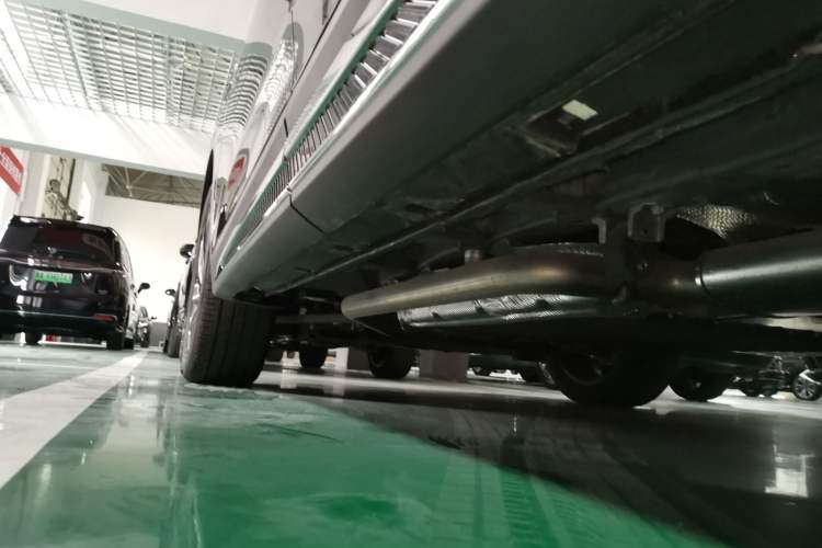 Used Hongqi HS7 PHEV 2025 Model 2.0T PHEV Two-Wheel Drive Qi Xiang Edition 6-Seater Left Side Sill