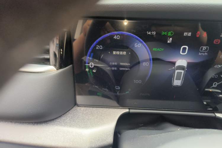 Used Hongqi HS7 PHEV 2025 Model 2.0T PHEV Four-Wheel Drive 2 Million Units Commemorative Edition 6-Seater Odometer Close Up
