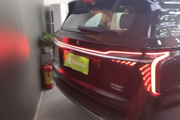 Used Hongqi HS7 PHEV 2025 Model 2.0T PHEV Two-Wheel Drive Qi Xiang Edition 6-Seater Rear