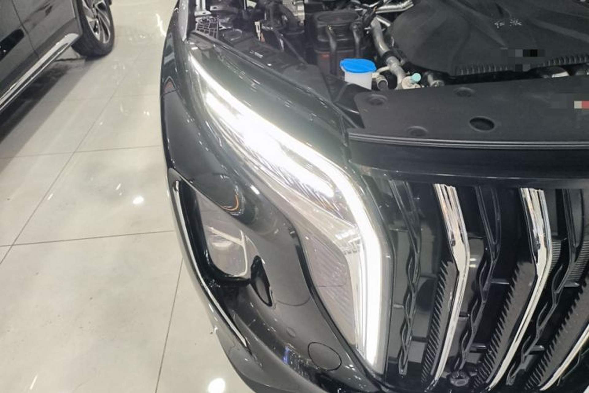 Used Hongqi HS7 PHEV 2025 Model 2.0T PHEV Two-Wheel Drive Qi Xiang Edition 7-Seater Right Front Headlight