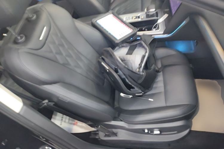 Used Hongqi HS7 PHEV 2025 Model 2.0T PHEV Two-Wheel Drive Qi Xiang Edition 6-Seater Right Front Seat