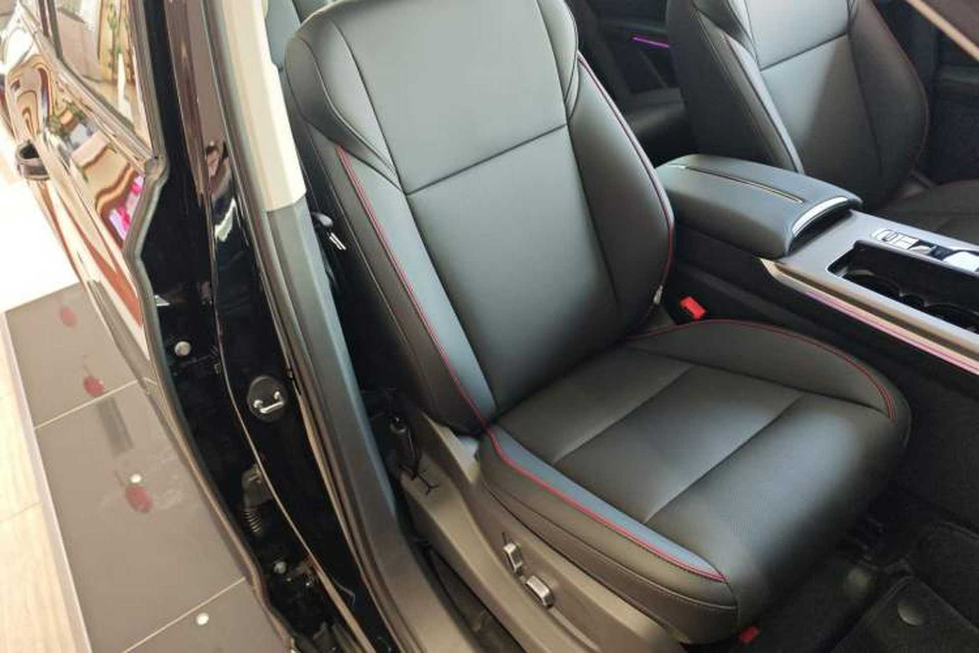 Used Hongqi HS7 PHEV 2025 Model 2.0T PHEV Two-Wheel Drive Qi Xiang Edition 6-Seater Right Front Seat