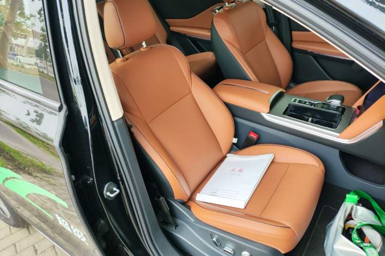 Used Hongqi HS7 PHEV 2025 Model 2.0T PHEV Four-Wheel Drive 2 Million Units Commemorative Edition 6-Seater Right Front Seat