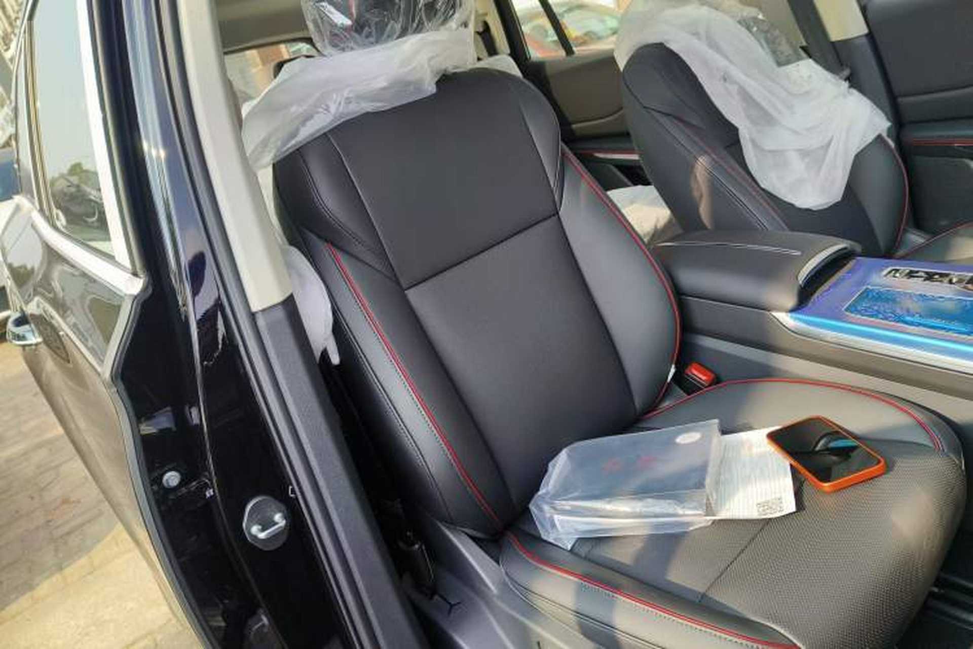 Used Hongqi HS7 PHEV 2025 Model 2.0T PHEV Four-Wheel Drive 2 Million Units Commemorative Edition 6-Seater Right Front Seat