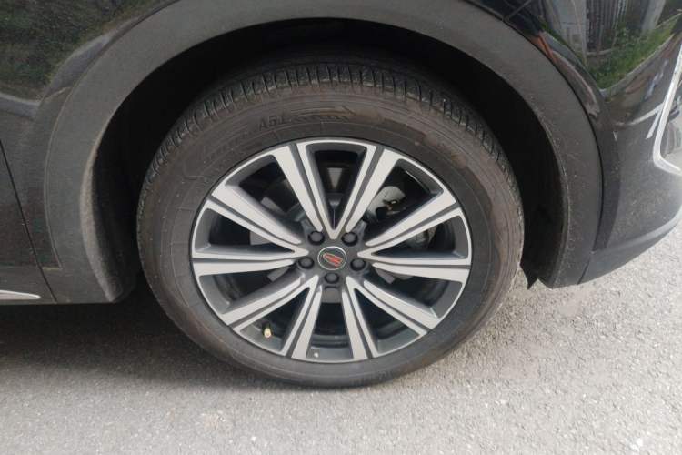 Used Hongqi HS7 PHEV 2025 Model 2.0T PHEV Four-Wheel Drive 2 Million Units Commemorative Edition 6-Seater Right Front Wheel Hub