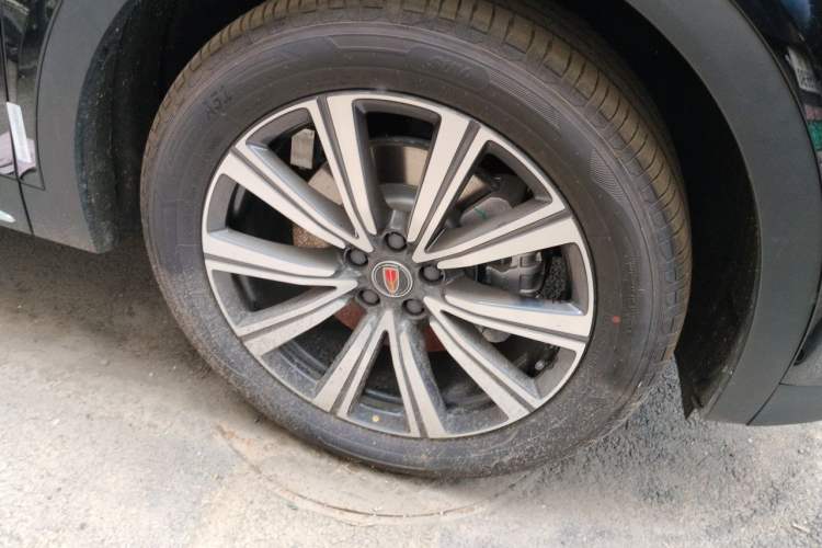 Used Hongqi HS7 PHEV 2025 Model 2.0T PHEV Four-Wheel Drive 2 Million Units Commemorative Edition 6-Seater Right Front Wheel Hub