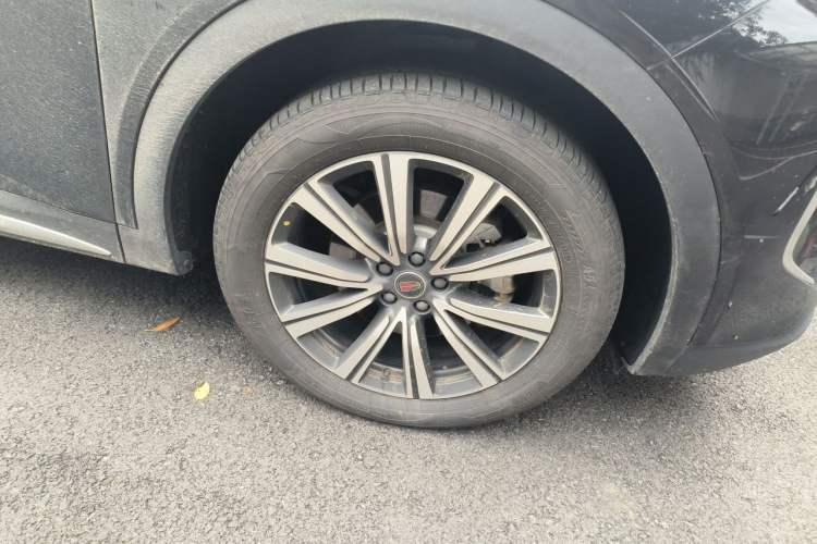Used Hongqi HS7 PHEV 2025 Model 2.0T PHEV Four-Wheel Drive 2 Million Units Commemorative Edition 6-Seater Right Front Wheel Hub