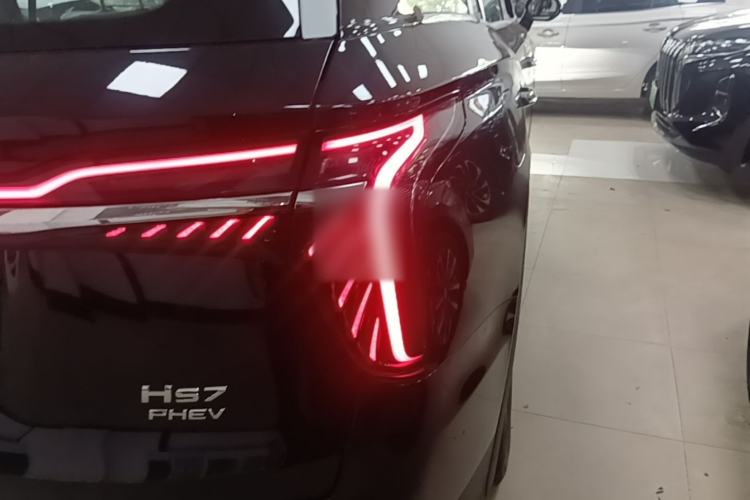 Used Hongqi HS7 PHEV 2025 Model 2.0T PHEV Four-Wheel Drive 2 Million Units Commemorative Edition 6-Seater Right Rear Taillight