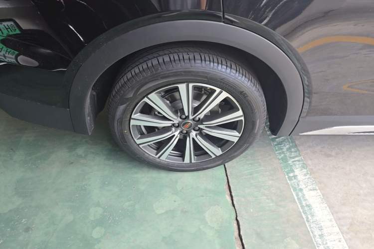 Used Hongqi HS7 PHEV 2025 Model 2.0T PHEV Four-Wheel Drive 2 Million Units Commemorative Edition 6-Seater Right Rear Wheel Hub
