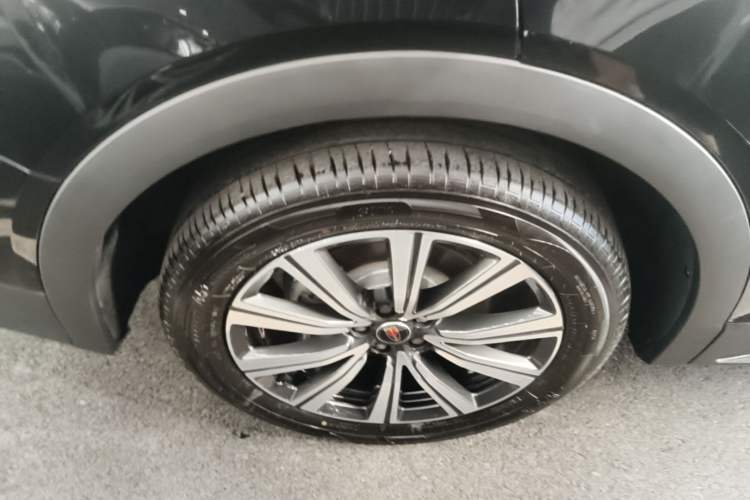 Used Hongqi HS7 PHEV 2025 Model 2.0T PHEV Four-Wheel Drive 2 Million Units Commemorative Edition 6-Seater Right Rear Wheel Hub