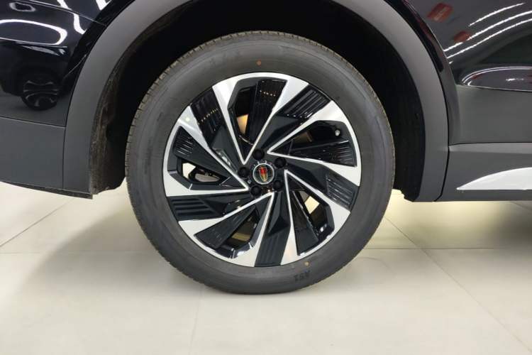 Used Hongqi HS7 PHEV 2025 Model 2.0T PHEV Two-Wheel Drive Qi Xiang Edition 6-Seater Right Rear Wheel Hub