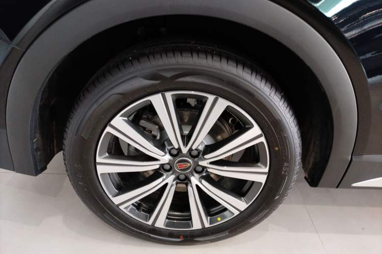 Used Hongqi HS7 PHEV 2025 Model 2.0T PHEV Four-Wheel Drive 2 Million Units Commemorative Edition 6-Seater Right Rear Wheel Hub