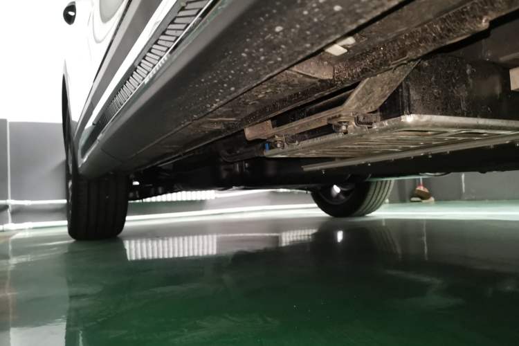 Used Hongqi HS7 PHEV 2025 Model 2.0T PHEV Two-Wheel Drive Qi Xiang Edition 6-Seater Right Side Sill