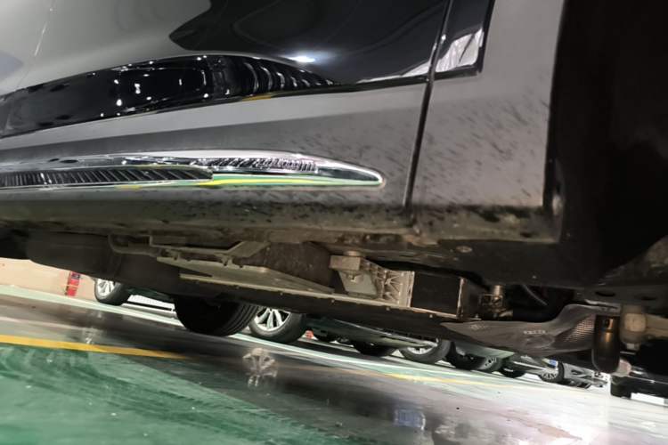 Used Hongqi HS7 PHEV 2025 Model 2.0T PHEV Two-Wheel Drive Qi Xiang Edition 6-Seater Right Side Sill