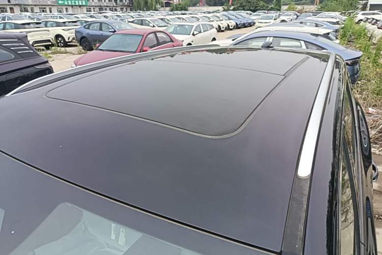 Used Hongqi HS7 PHEV 2025 Model 2.0T PHEV Four-Wheel Drive 2 Million Units Commemorative Edition 6-Seater Roof